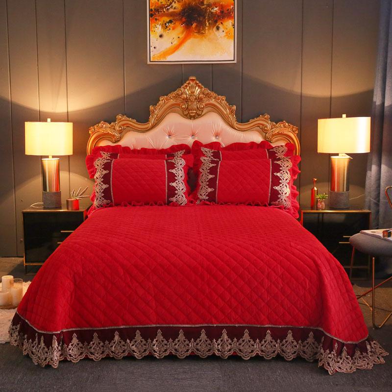 Modern Style Diamond and Lace Bedspread
