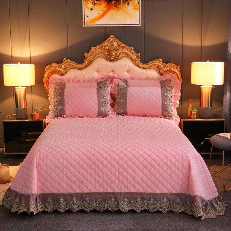 Modern Style Diamond and Lace Bedspread