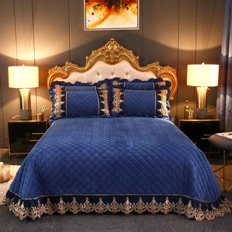 Modern Style Diamond and Lace Bedspread