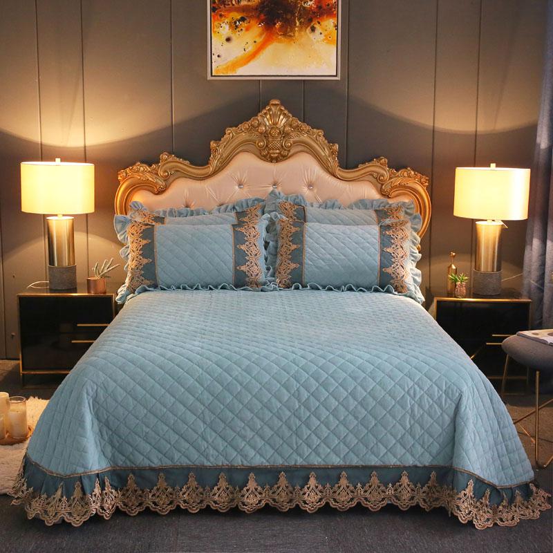 Modern Style Diamond and Lace Bedspread