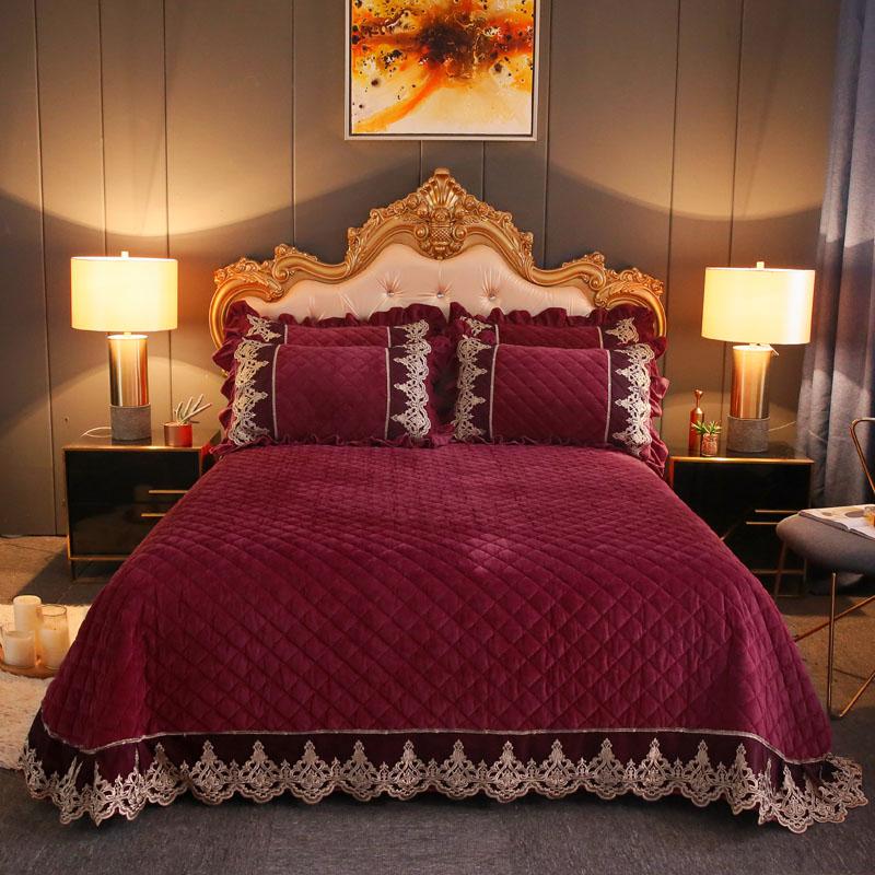 Modern Style Diamond and Lace Bedspread