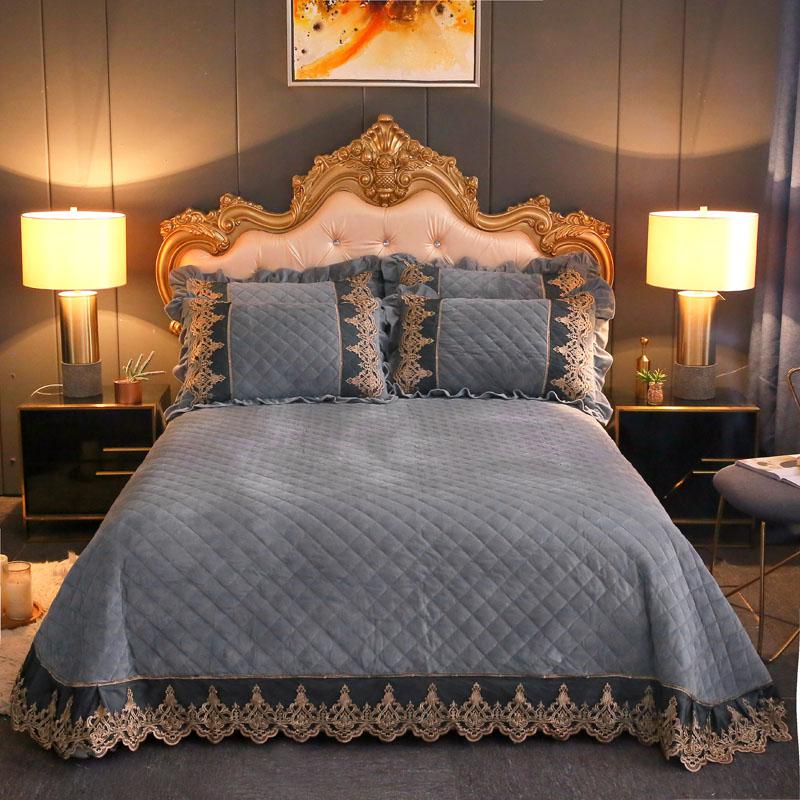Modern Style Diamond and Lace Bedspread