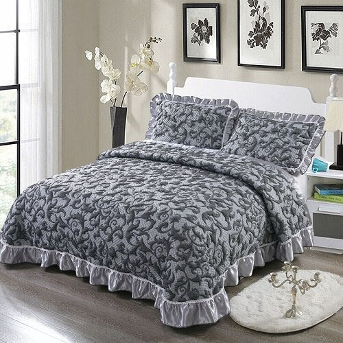 Luxury Ruffled Boarder Bedspread