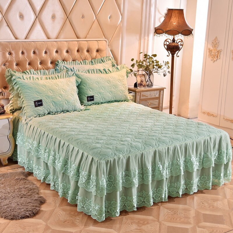 Princess Fleece Quilted Lace Bedspread