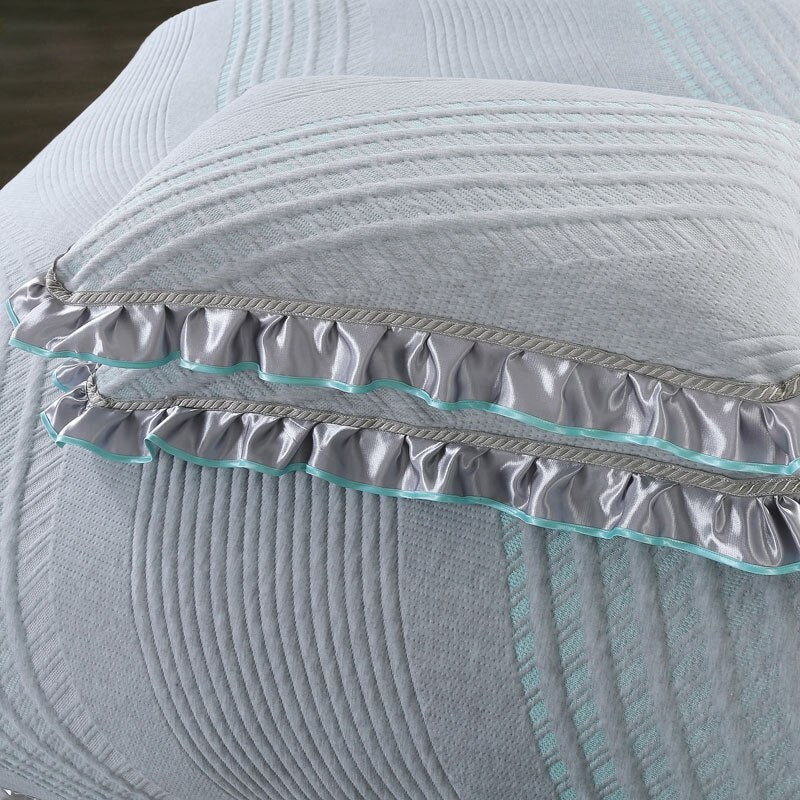 Luxury Ruffled Boarder Bedspread