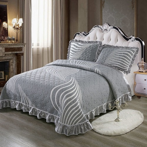 Luxury Ruffled Boarder Bedspread