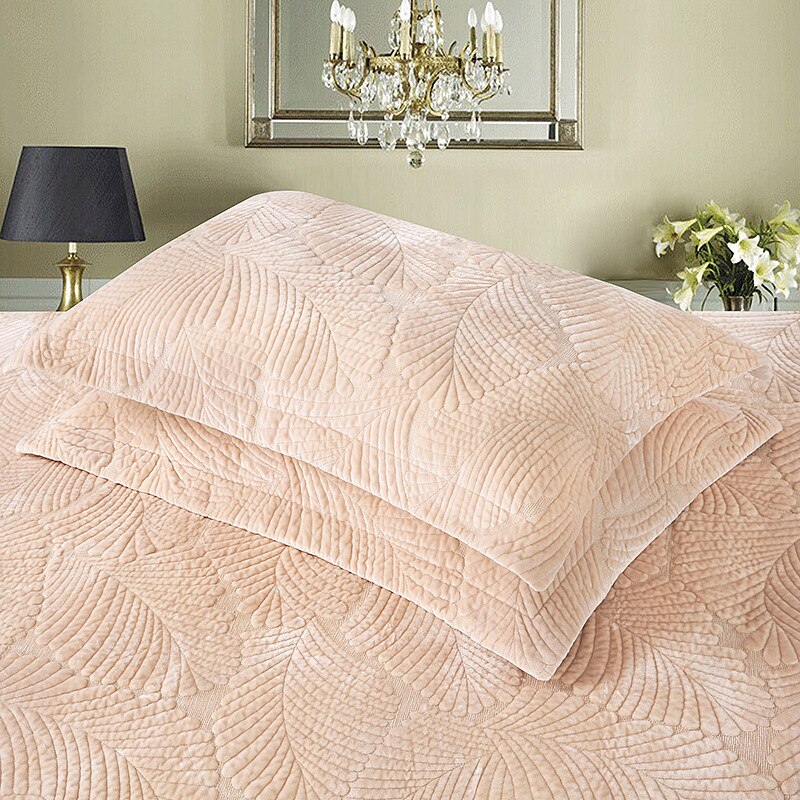 Fleece Stitch Leaves Chic Bedspread