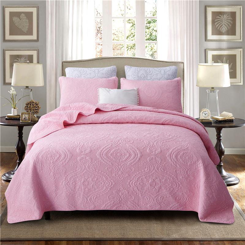 All-Season Reversible Chic Bedspread