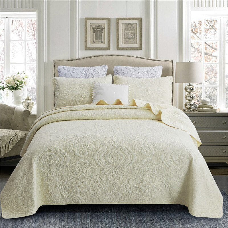 All-Season Reversible Chic Bedspread