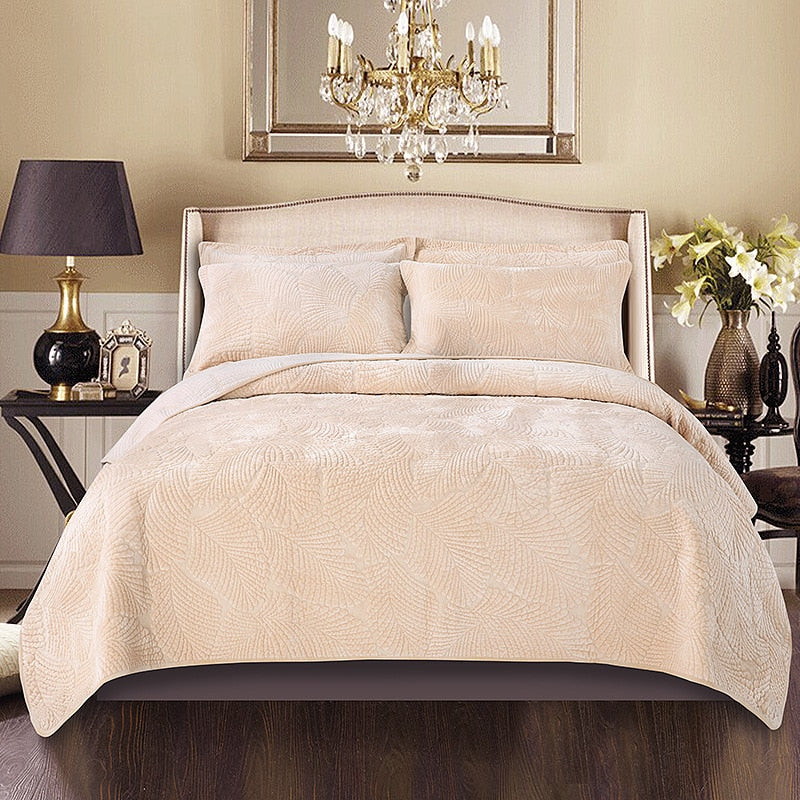 Fleece Stitch Leaves Chic Bedspread