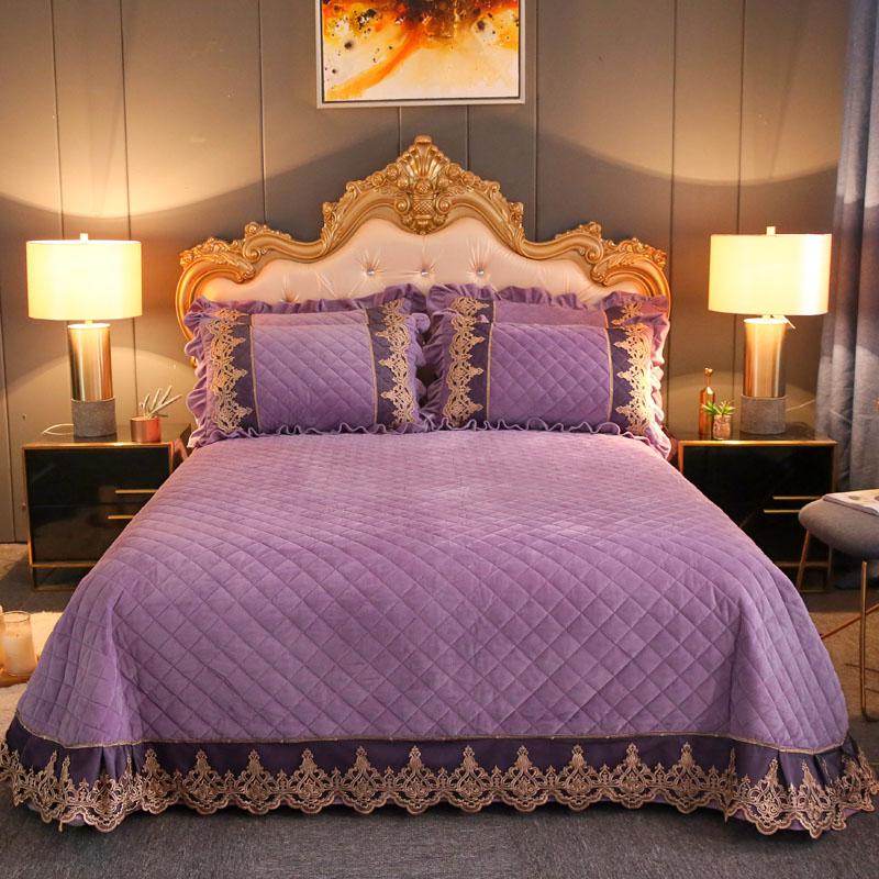 Modern Style Diamond and Lace Bedspread