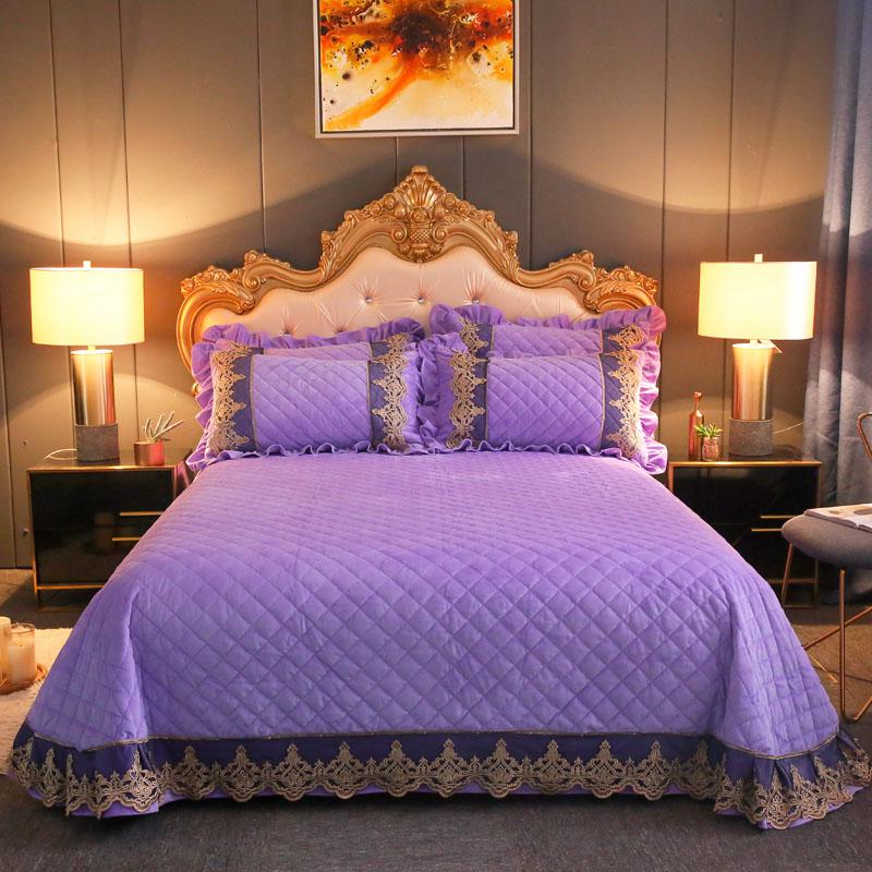Modern Style Diamond and Lace Bedspread