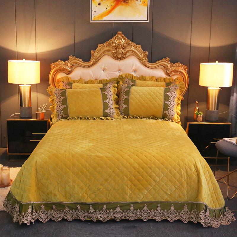 Modern Style Diamond and Lace Bedspread