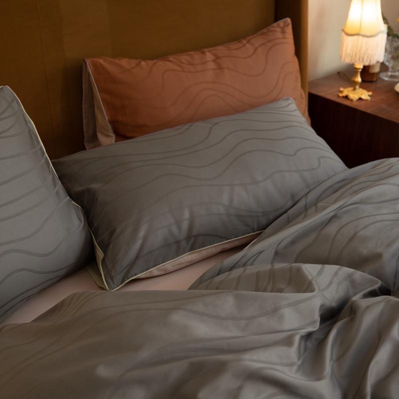 Reversible Jacquard Bedding Set - Decorstylish