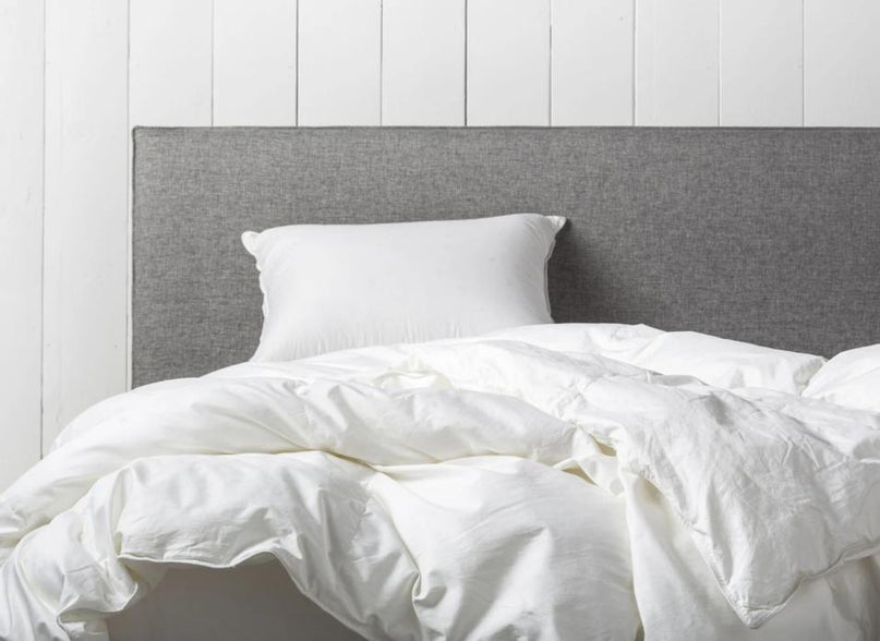 What is a lightweight down alternative comforter?