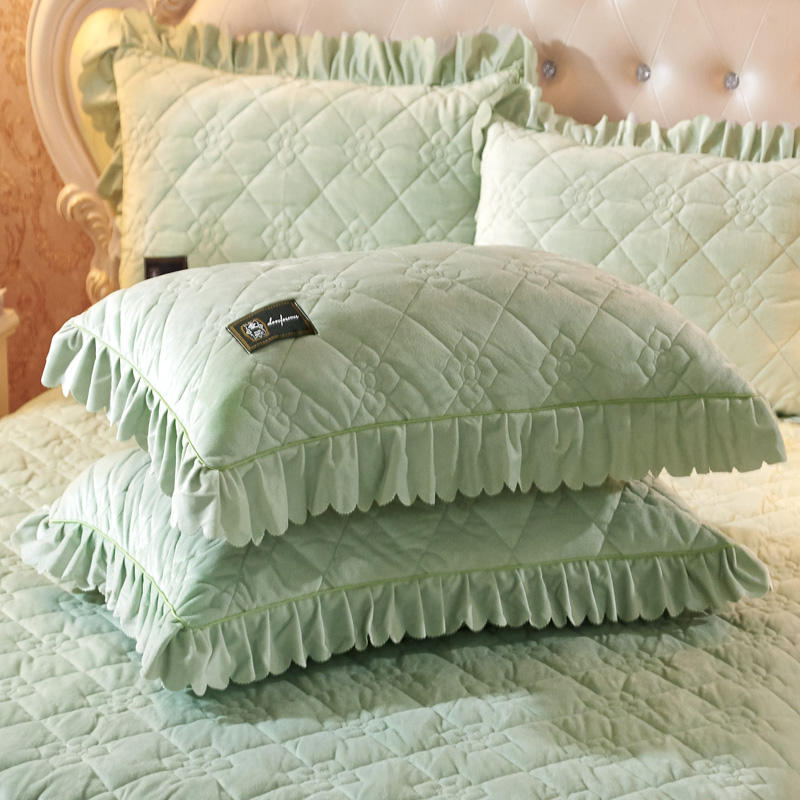 Soft Warm Fleece Quilted Thick Bedspread