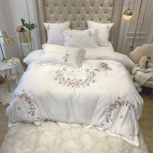 Lowest prices bedding sets queen & king here! next day delivery on designer bedding sets. Never overspend on exquisite bedding sets again. Shop now.