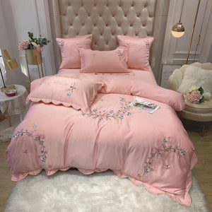 Lowest prices bedding sets queen & king here! next day delivery on designer bedding sets. Never overspend on exquisite bedding sets again. Shop now.